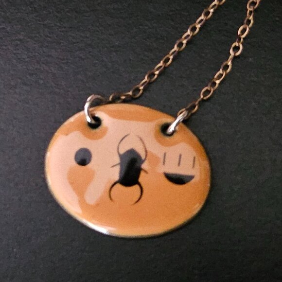 VINTAGE EGYPTIAN MOTIF HANDCRAFTED NECKLACE with NON-ADJUSTABLE GOLD-TONED CHAIN - Picture 3 of 9